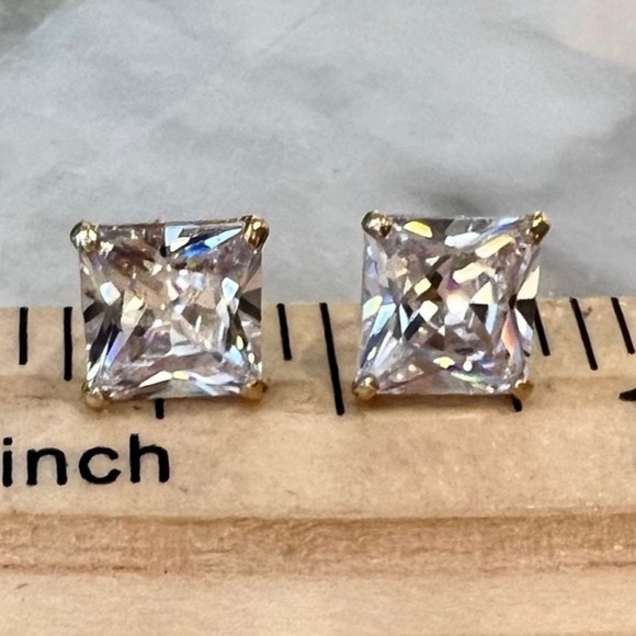 New! Princess Cut Diamond Studs set in Solid 14K Gold. Brand new 4 prong setting - Picture 3 of 15